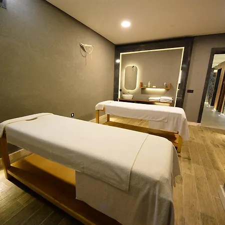 Idas Club 4* 伊丘美勒