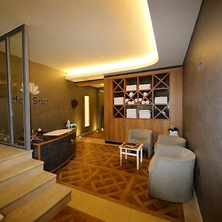 Idas Club فندق