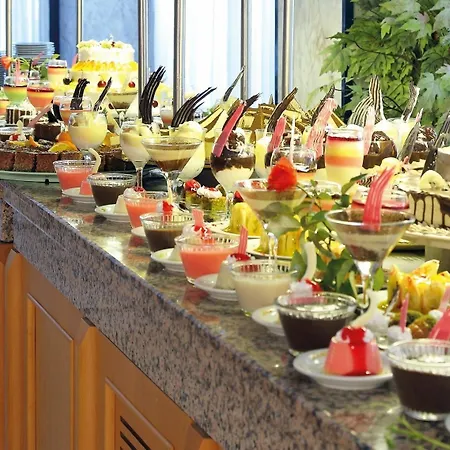 Idas Club فندق 4*